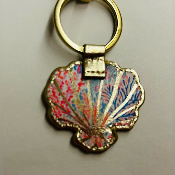 New Lilly Pulitzer Wristlet Keychain Seashell featured in Splashdance Summer - Picture 9 of 12
